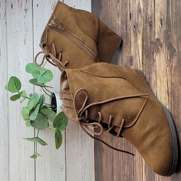 NIB AMERICAN RAG BAILEY BROWN CHESTNUT WEDGE BOOTIES - Picture 1 of 16
